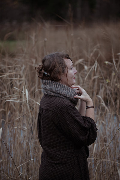 The Island and the Forest: A Knitted Correspondence